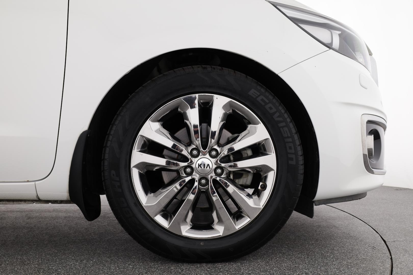 Kia Carnival image 3