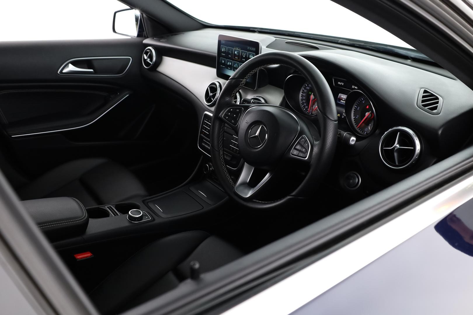 Mercedes Benz Gla-class image 4