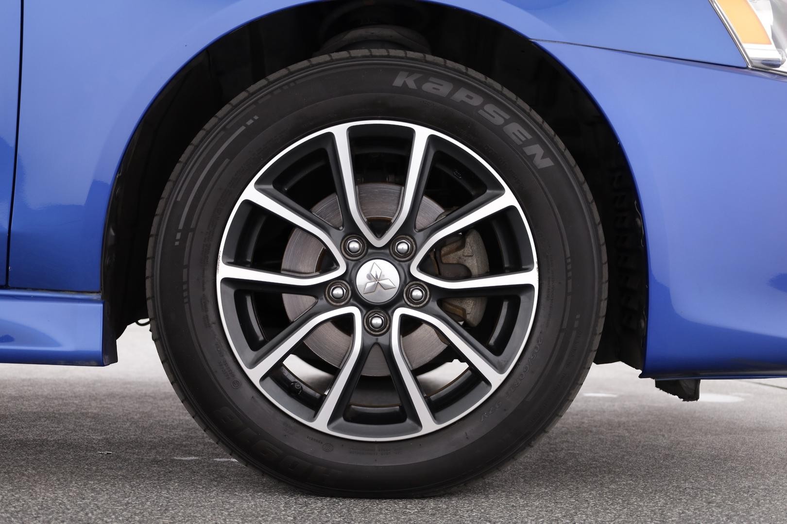 Mitsubishi Lancer image 3