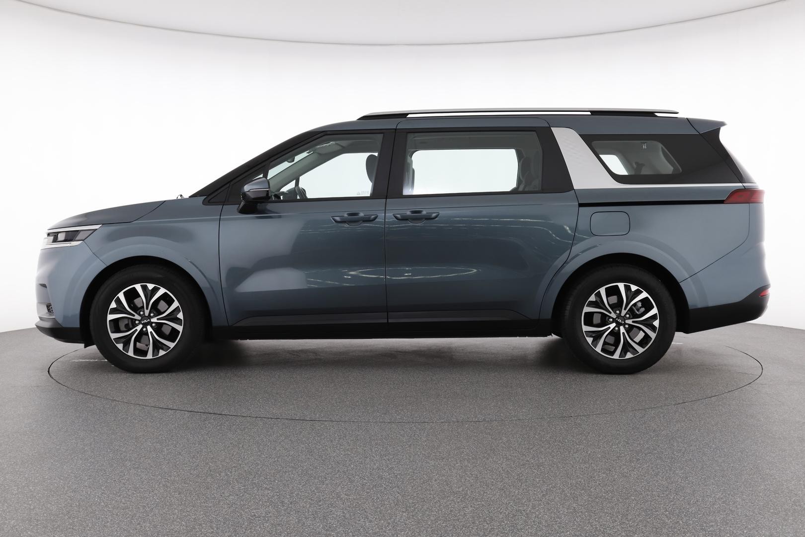 Kia Carnival image 3
