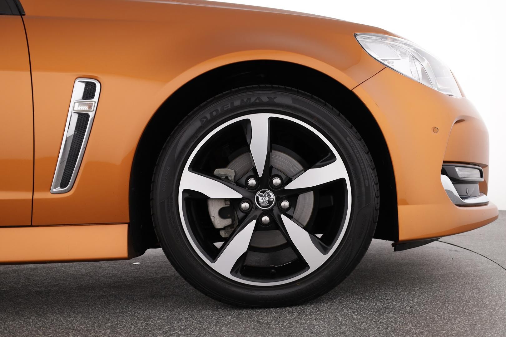 Holden Commodore image 3