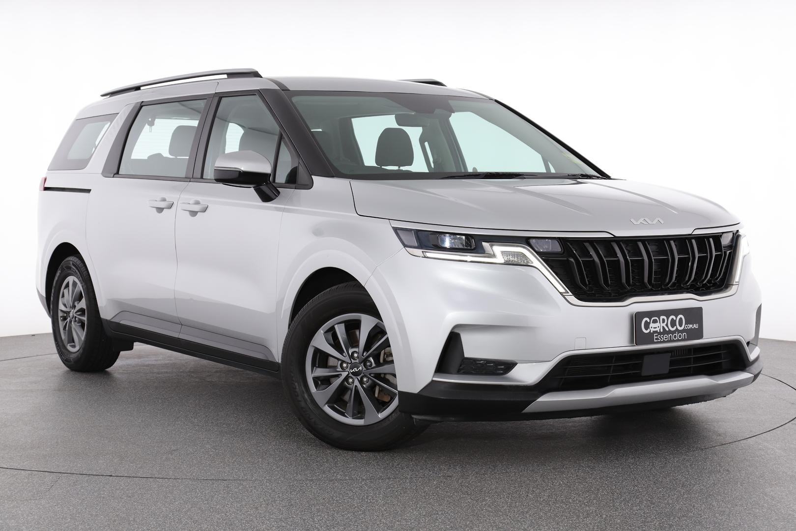 Kia Carnival image 1