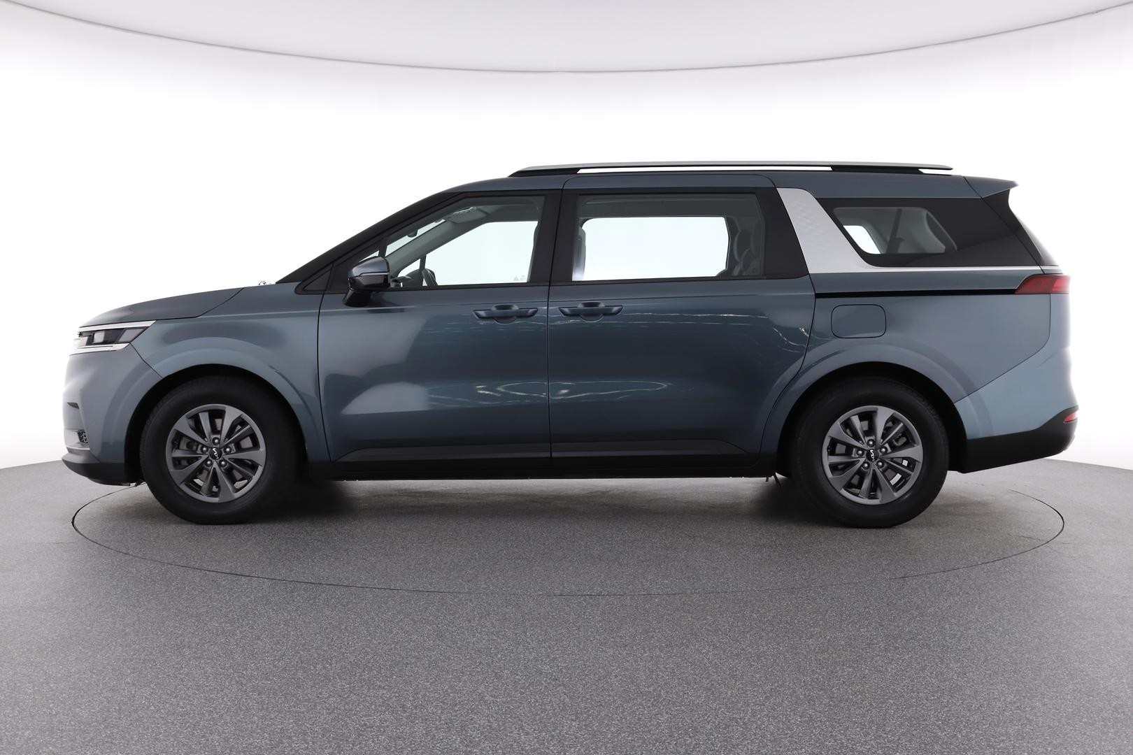 Kia Carnival image 3