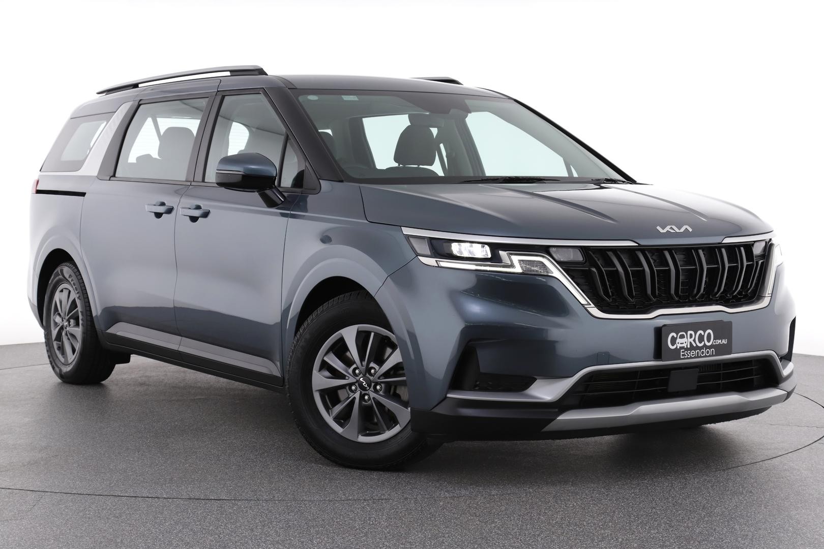 Kia Carnival image 1