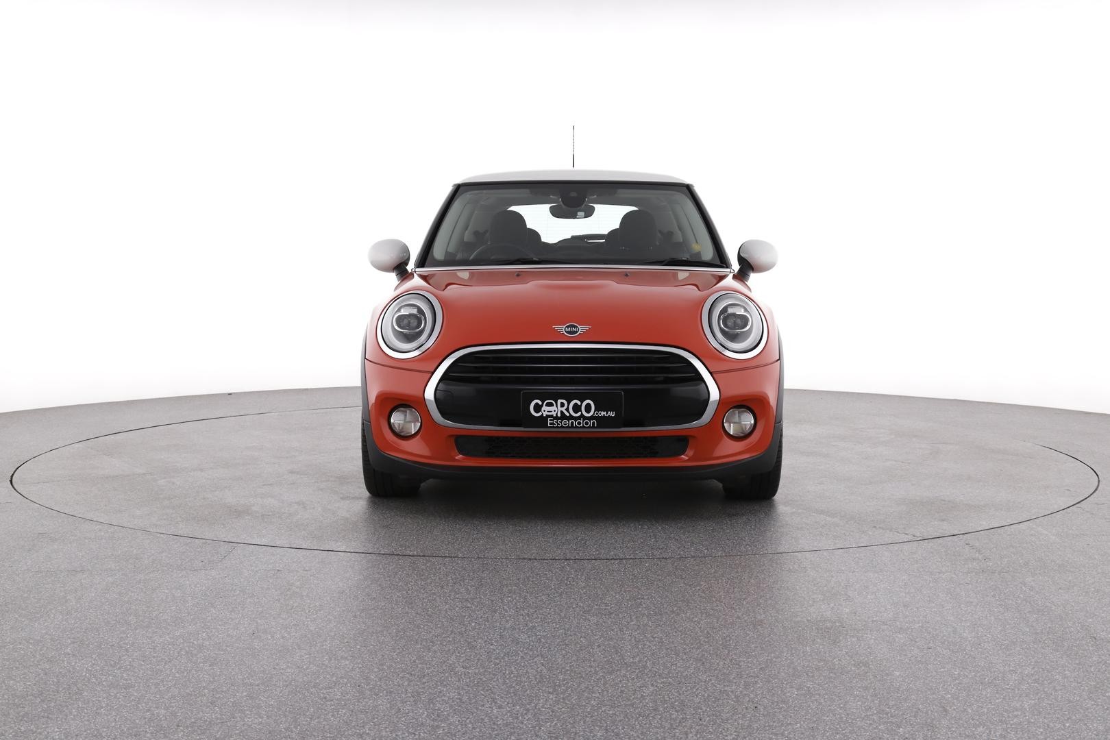 Mini Hatch image 2