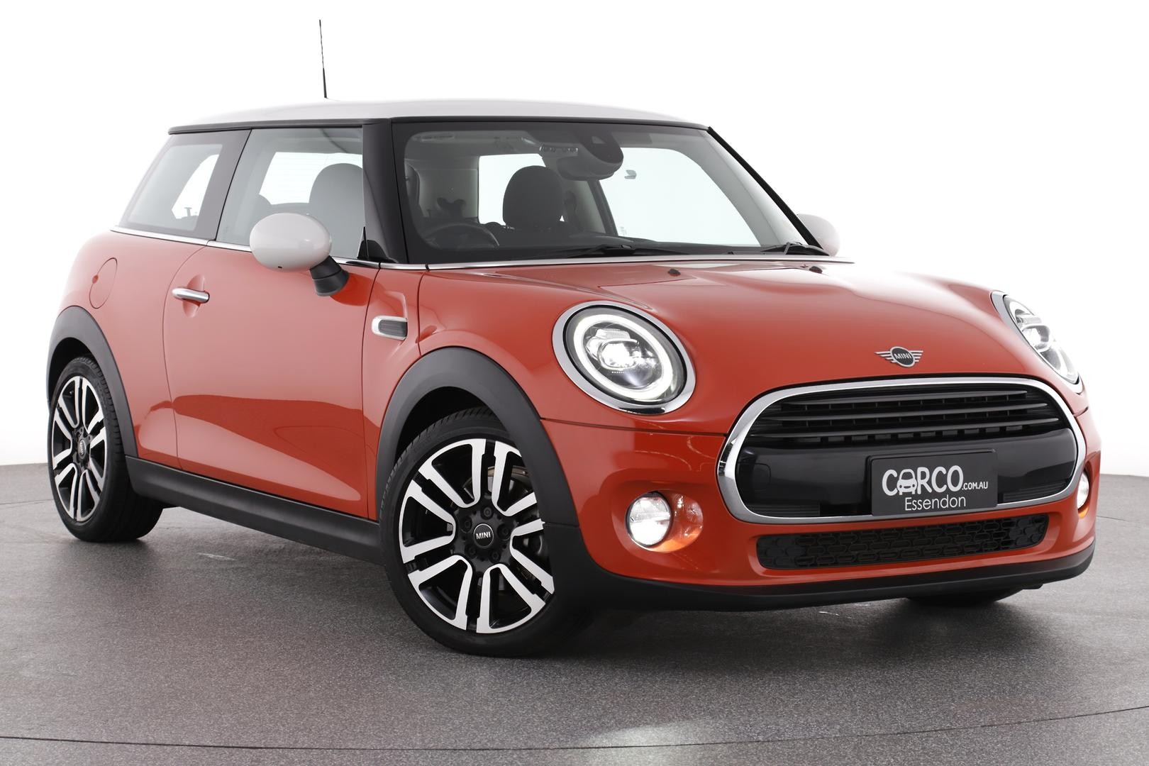 Mini Hatch image 1