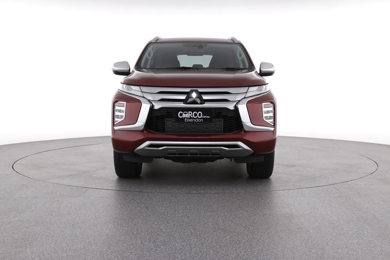 Mitsubishi Pajero Sport image 2