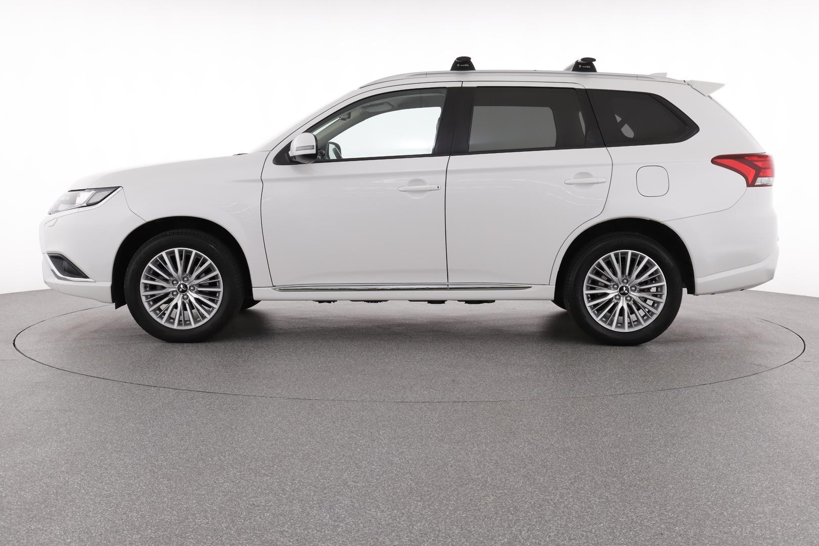 Mitsubishi Outlander image 3