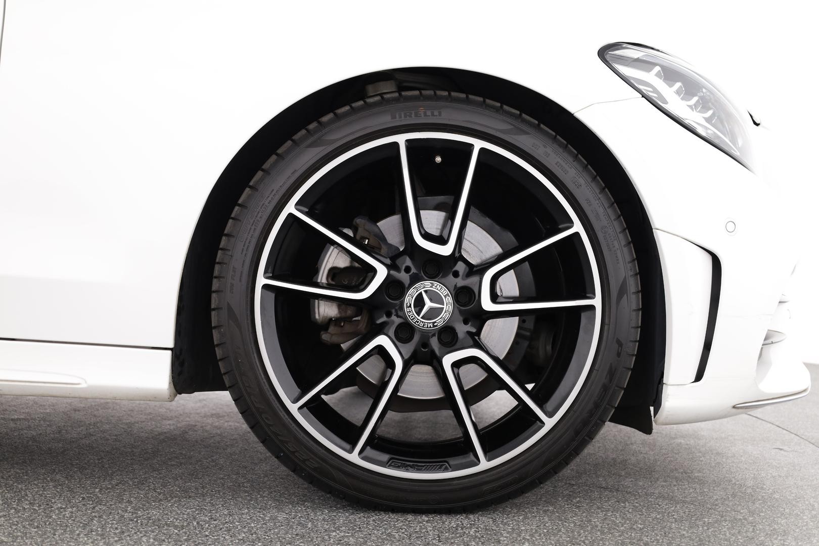 Mercedes Benz C-class image 3