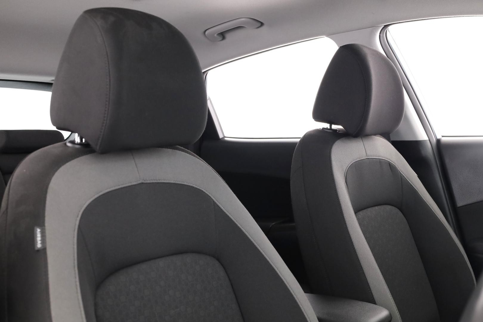 Hyundai Kona image 3