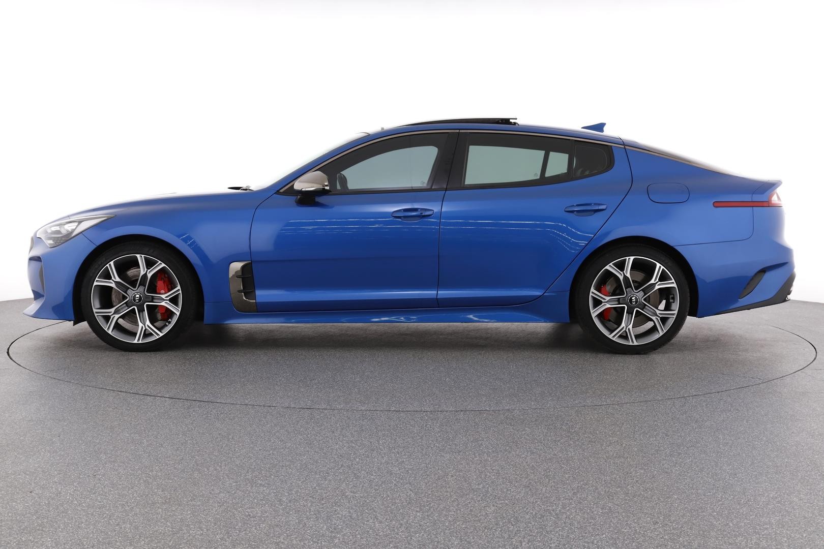 Kia Stinger image 2