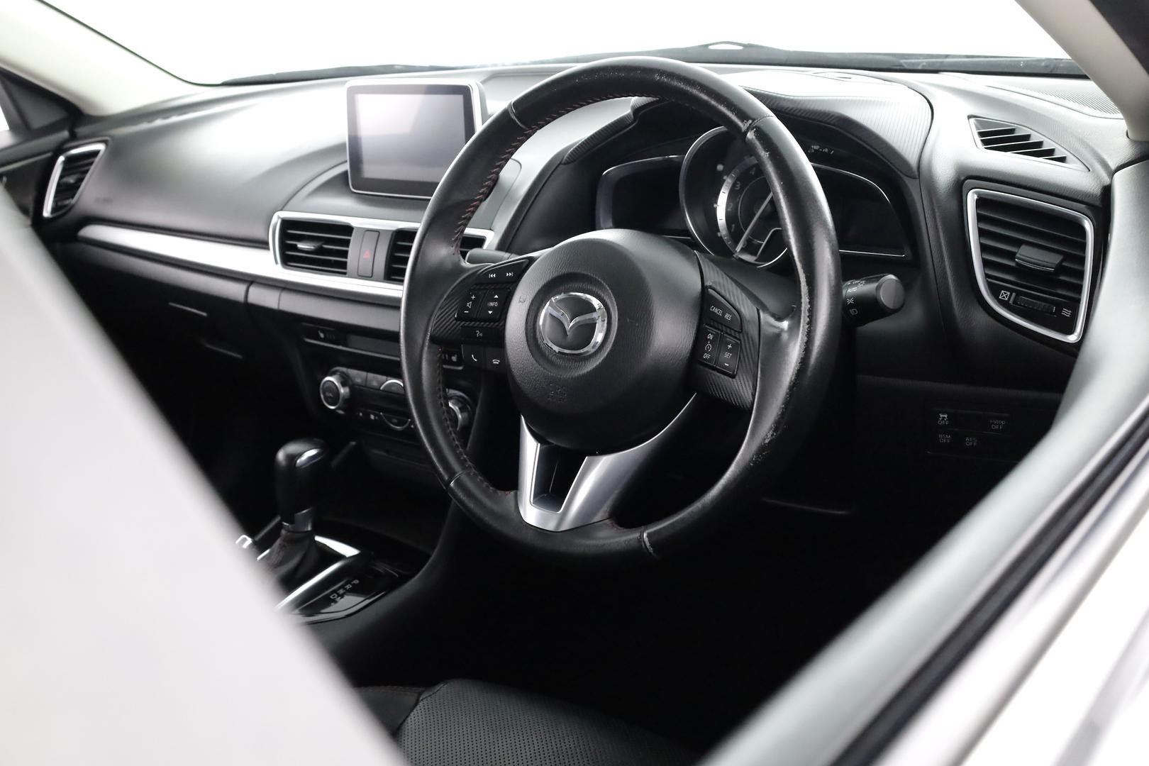 Mazda 3 image 4