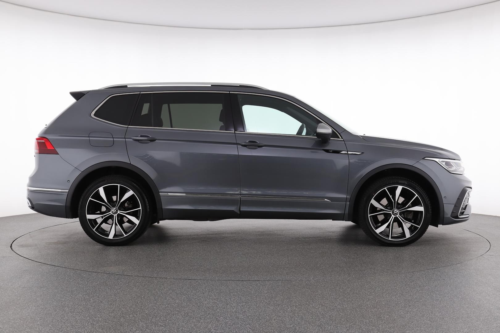 Volkswagen Tiguan image 2