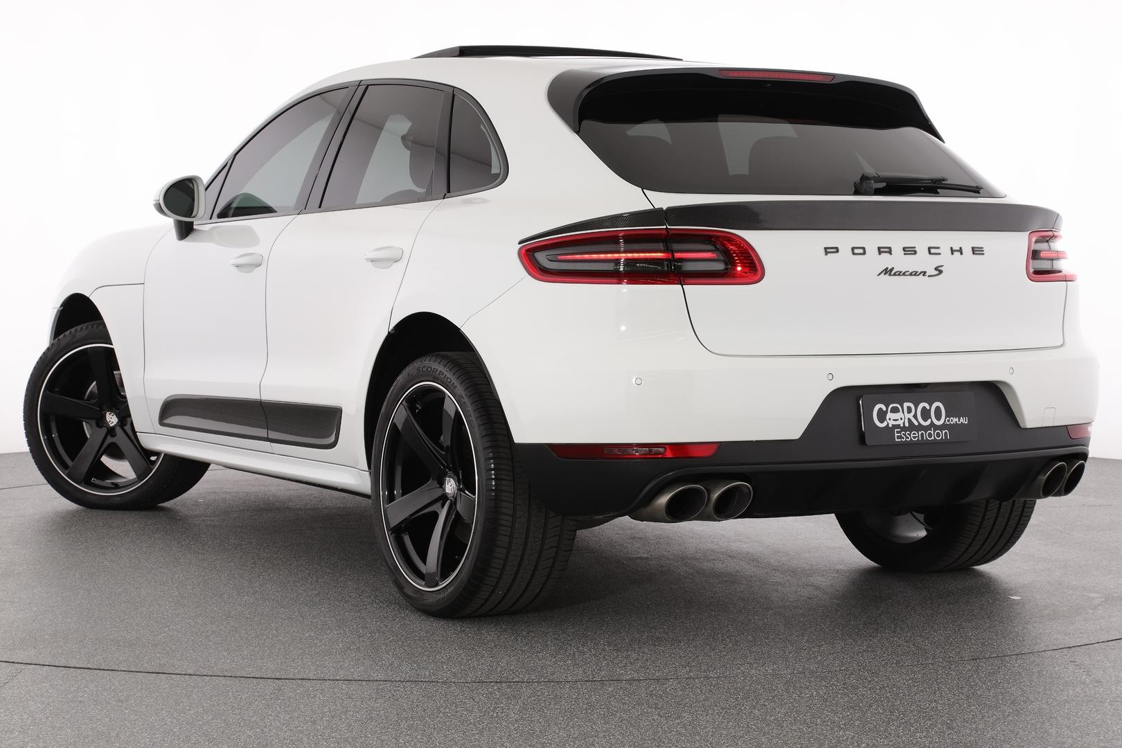 Porsche Macan image 2