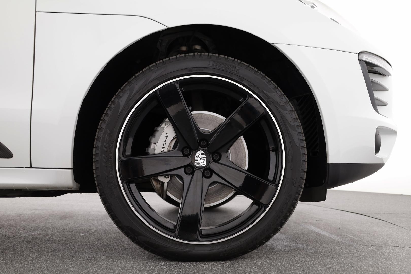 Porsche Macan image 3