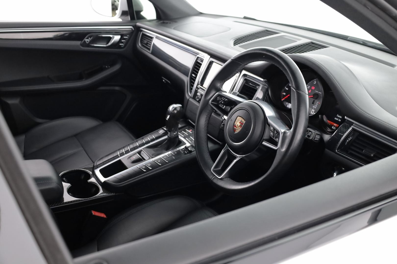 Porsche Macan image 4