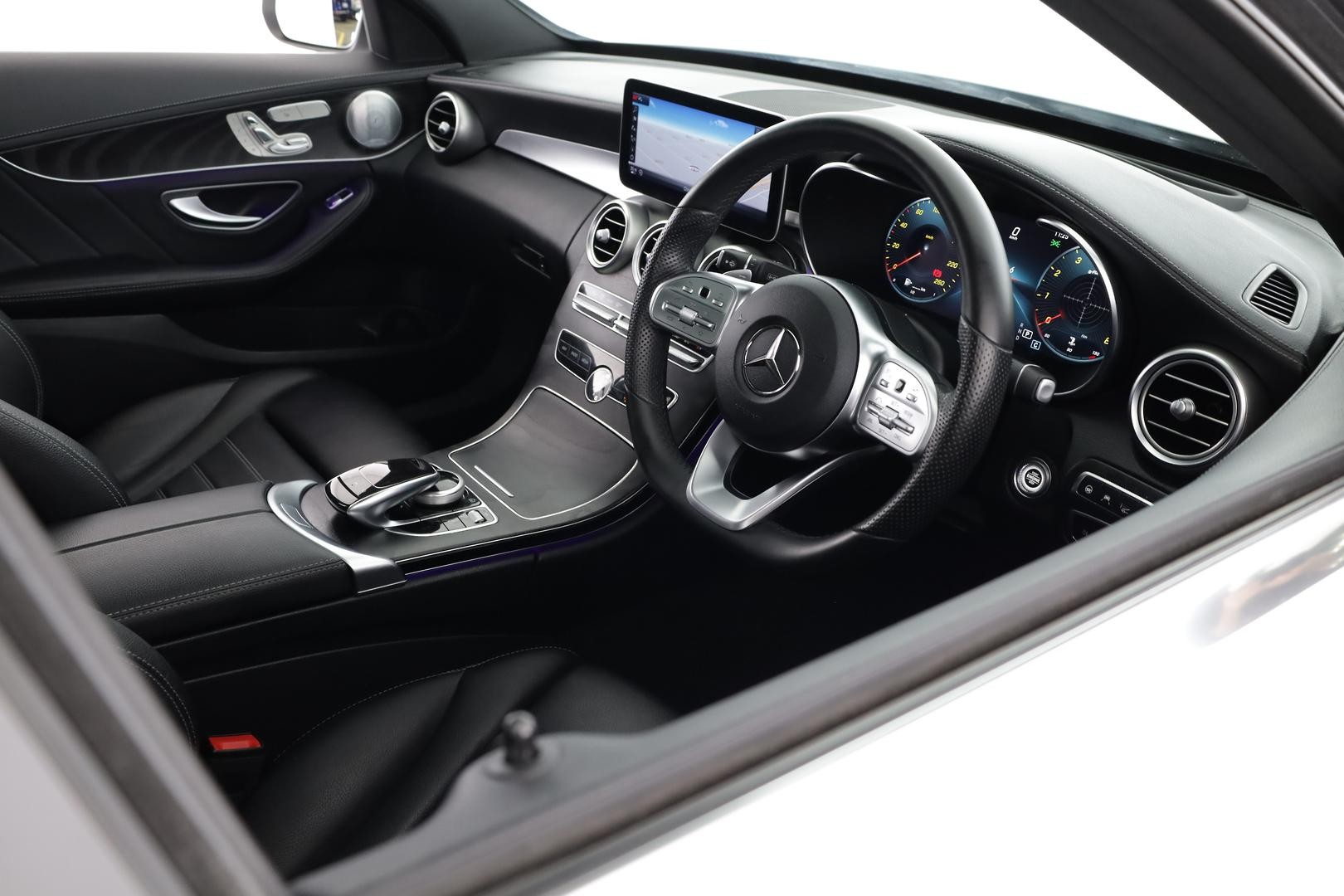Mercedes Benz C-class image 4