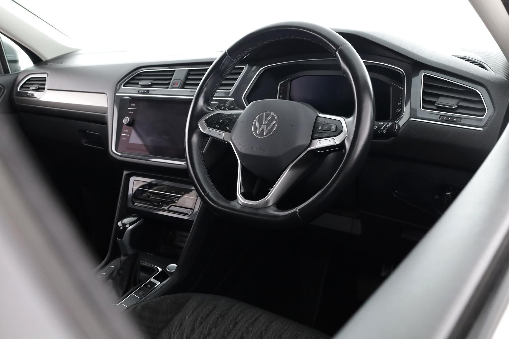 Volkswagen Tiguan image 2