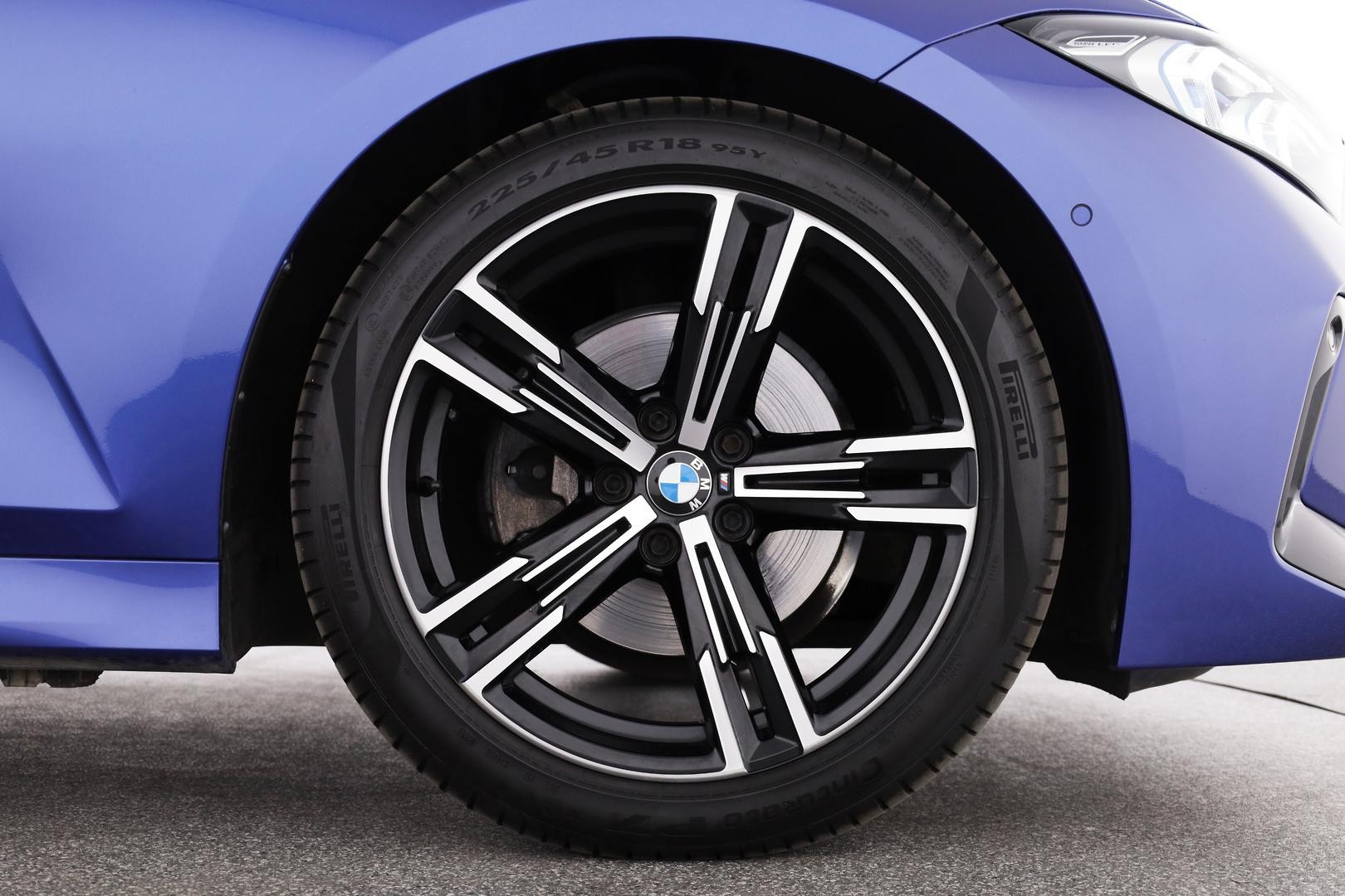 BMW 3 Series image 3