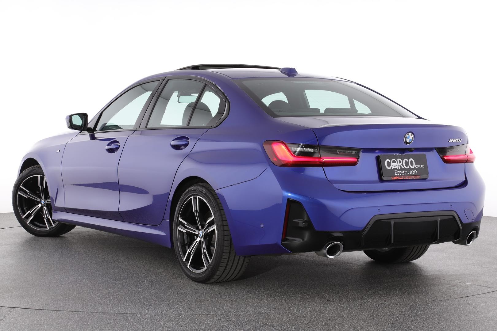 BMW 3 Series image 2