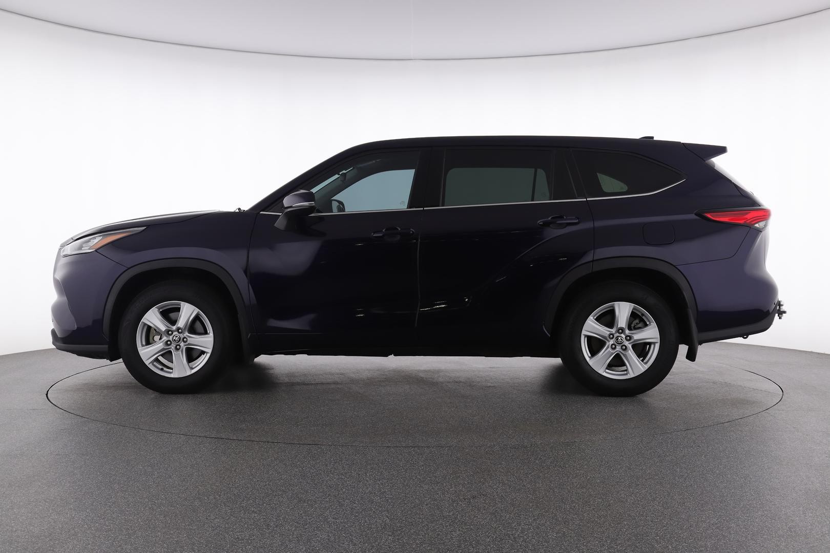 Toyota Kluger image 3