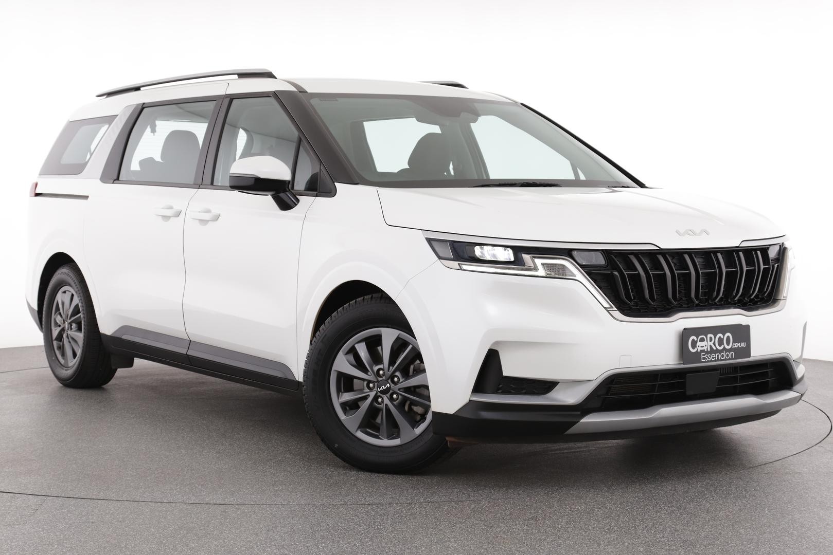 Kia Carnival image 1