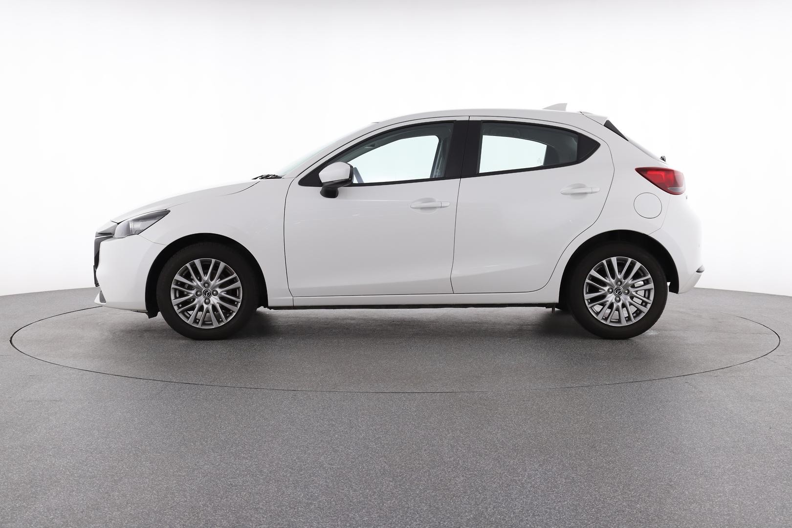 Mazda 2 image 2
