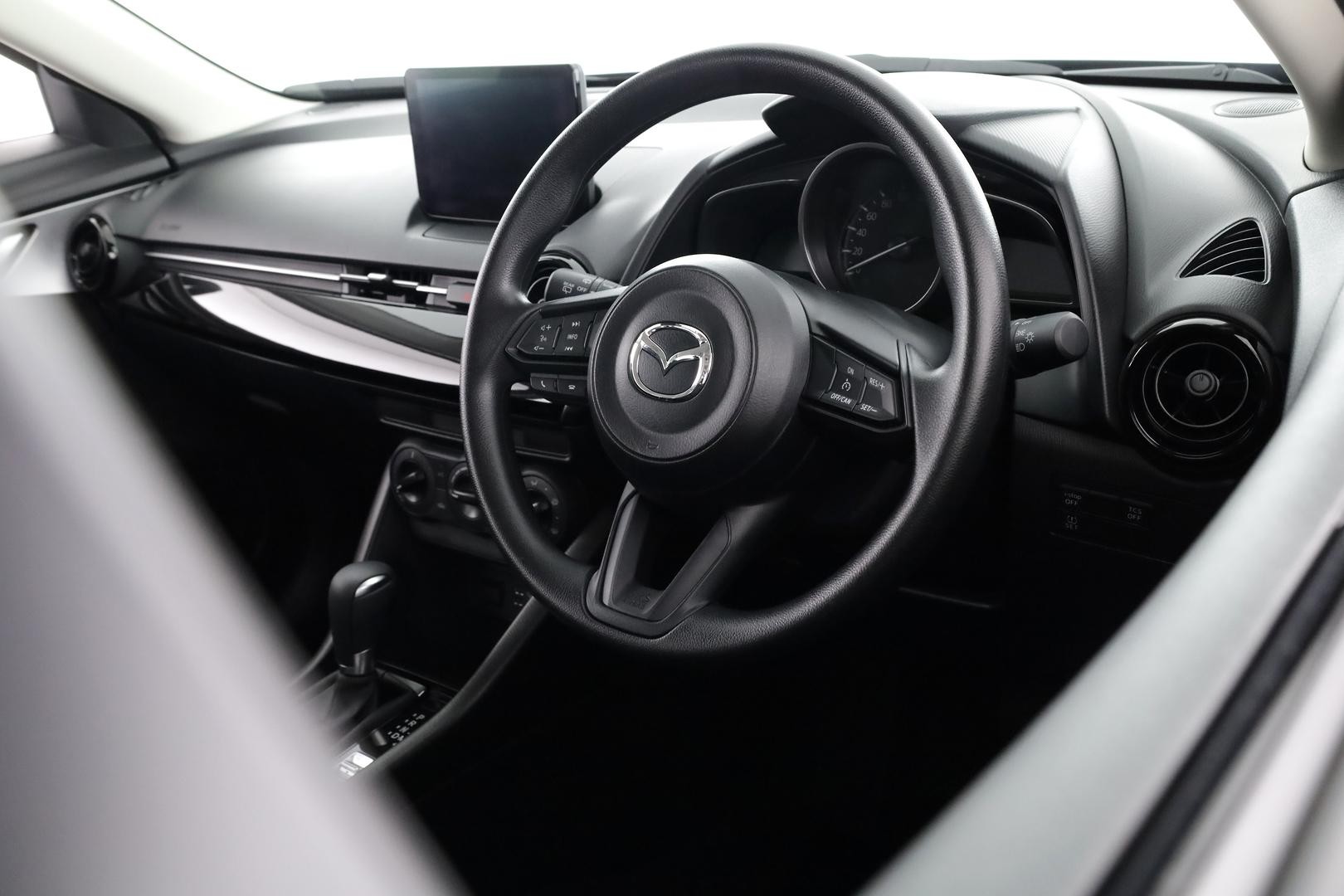 Mazda Cx-3 image 2