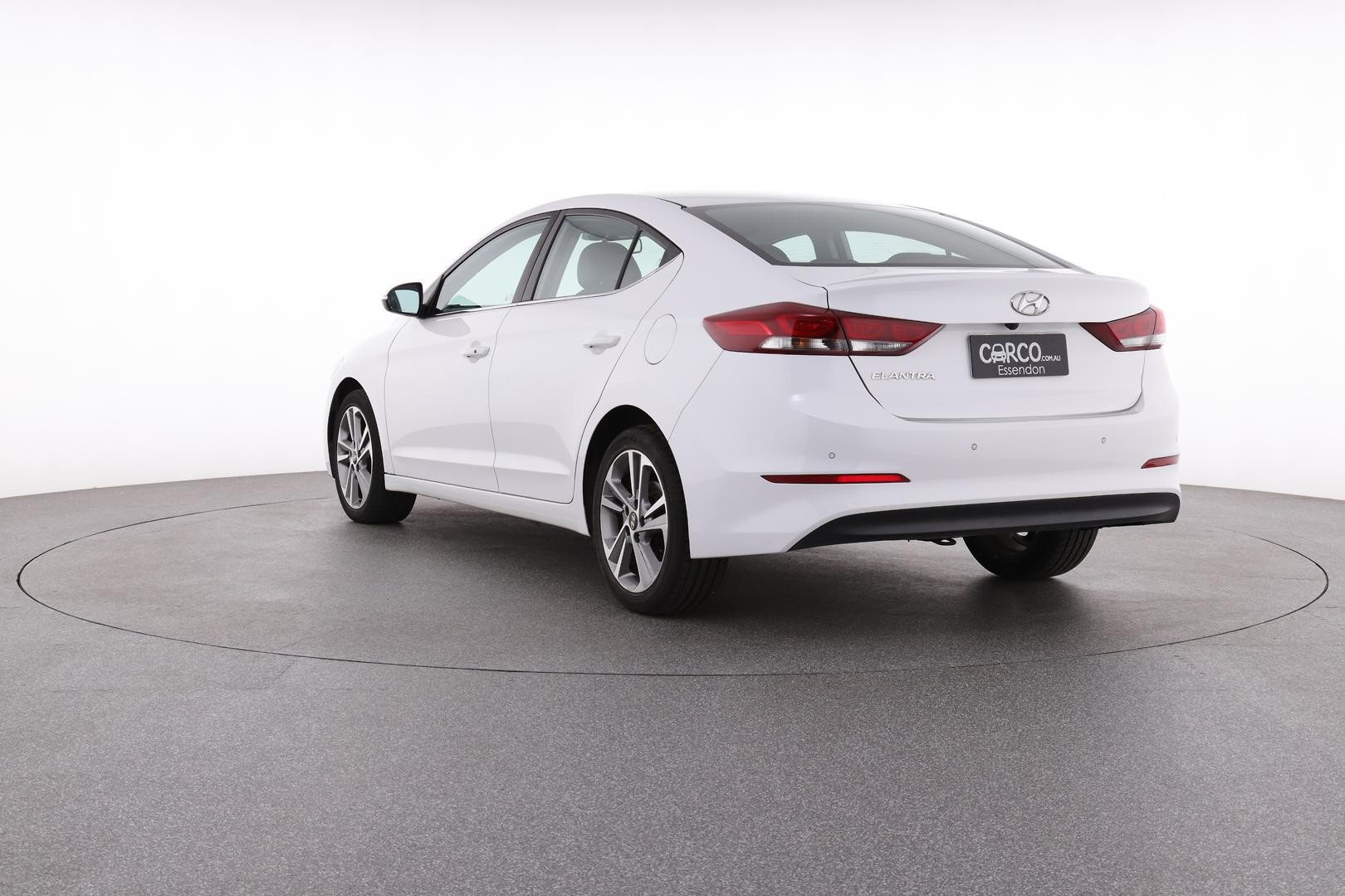 Hyundai Elantra image 3