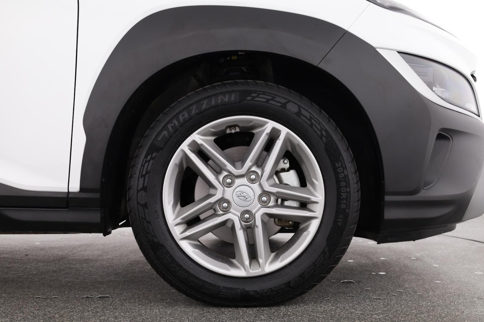 Hyundai Kona image 3