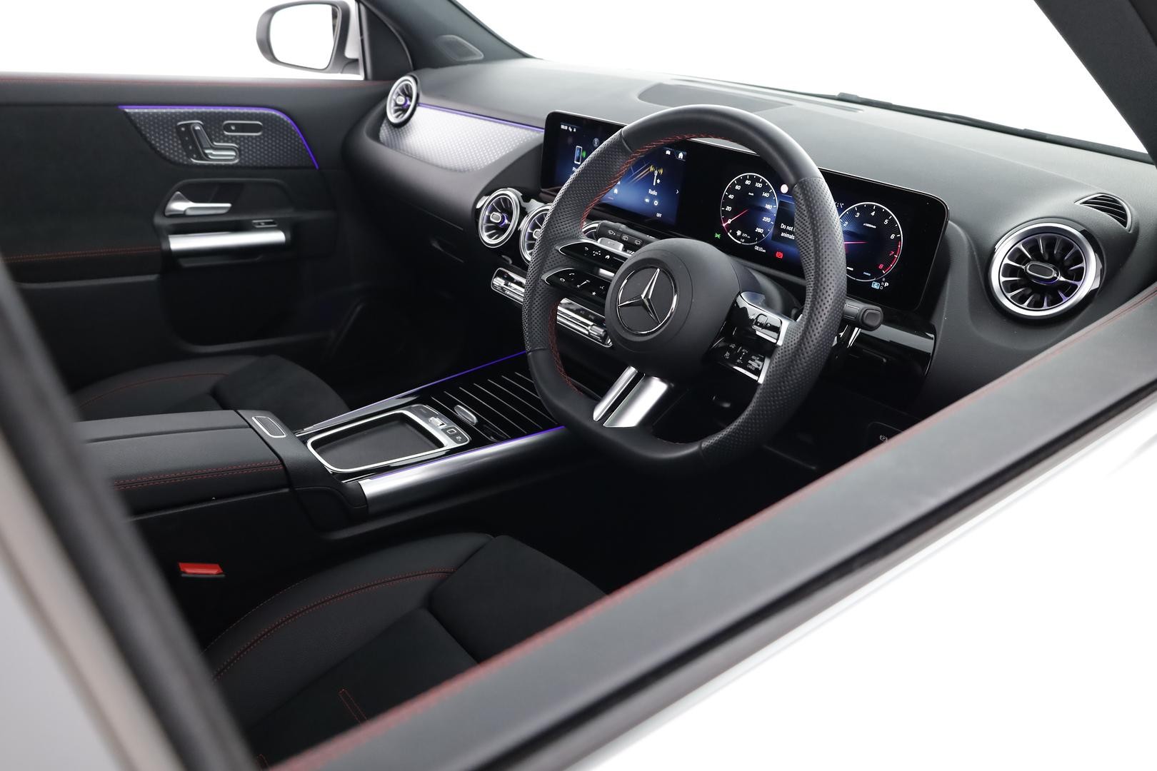 Mercedes Benz Gla-class image 4