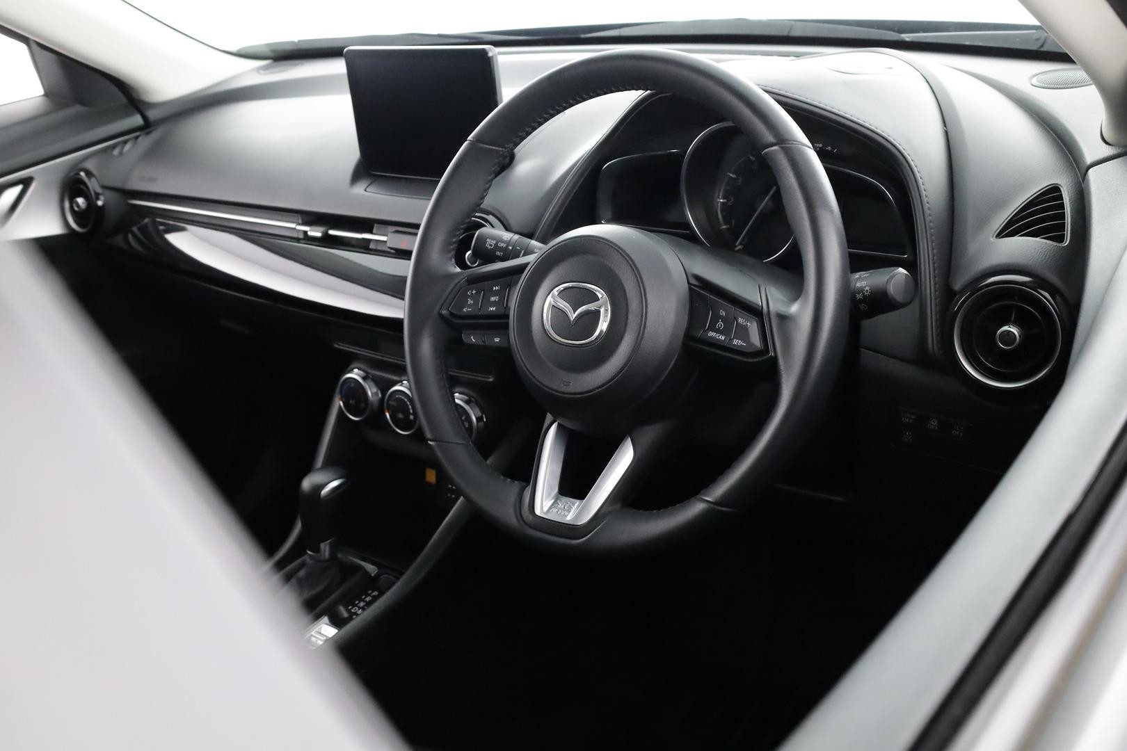 Mazda Cx-3 image 4