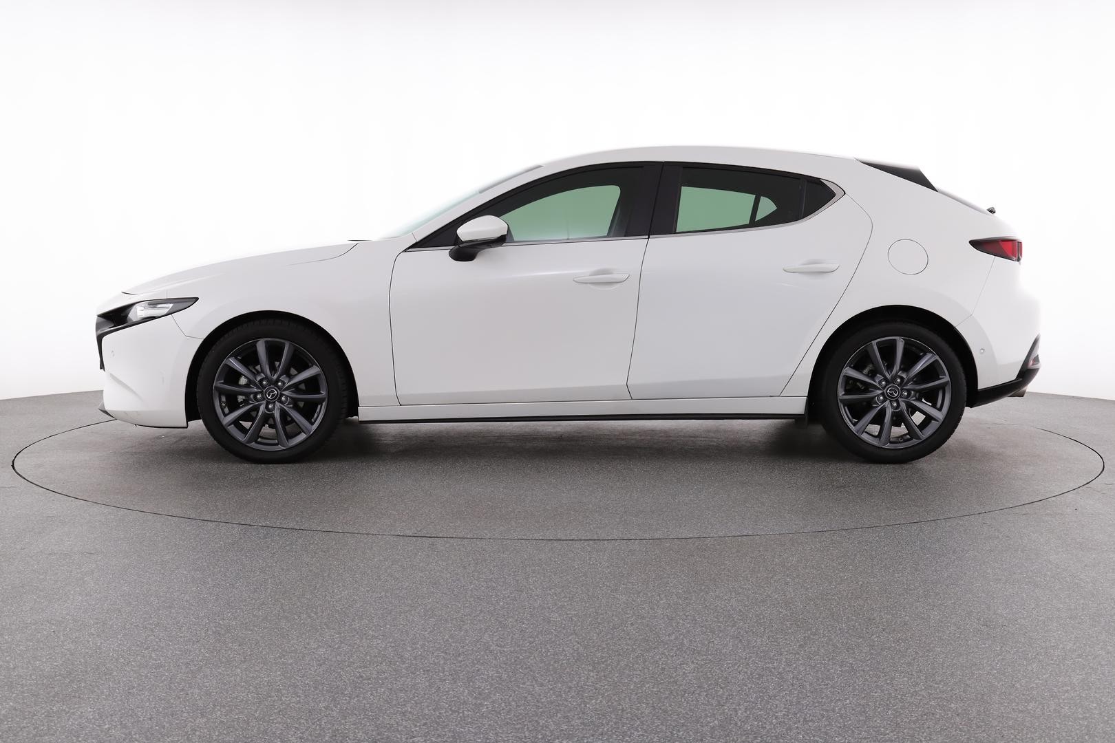 Mazda 3 image 2