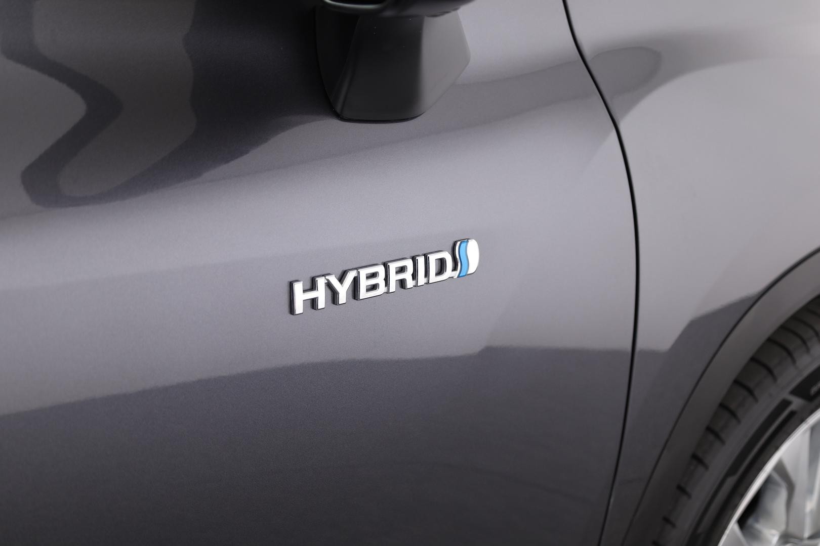 Toyota Kluger image 4
