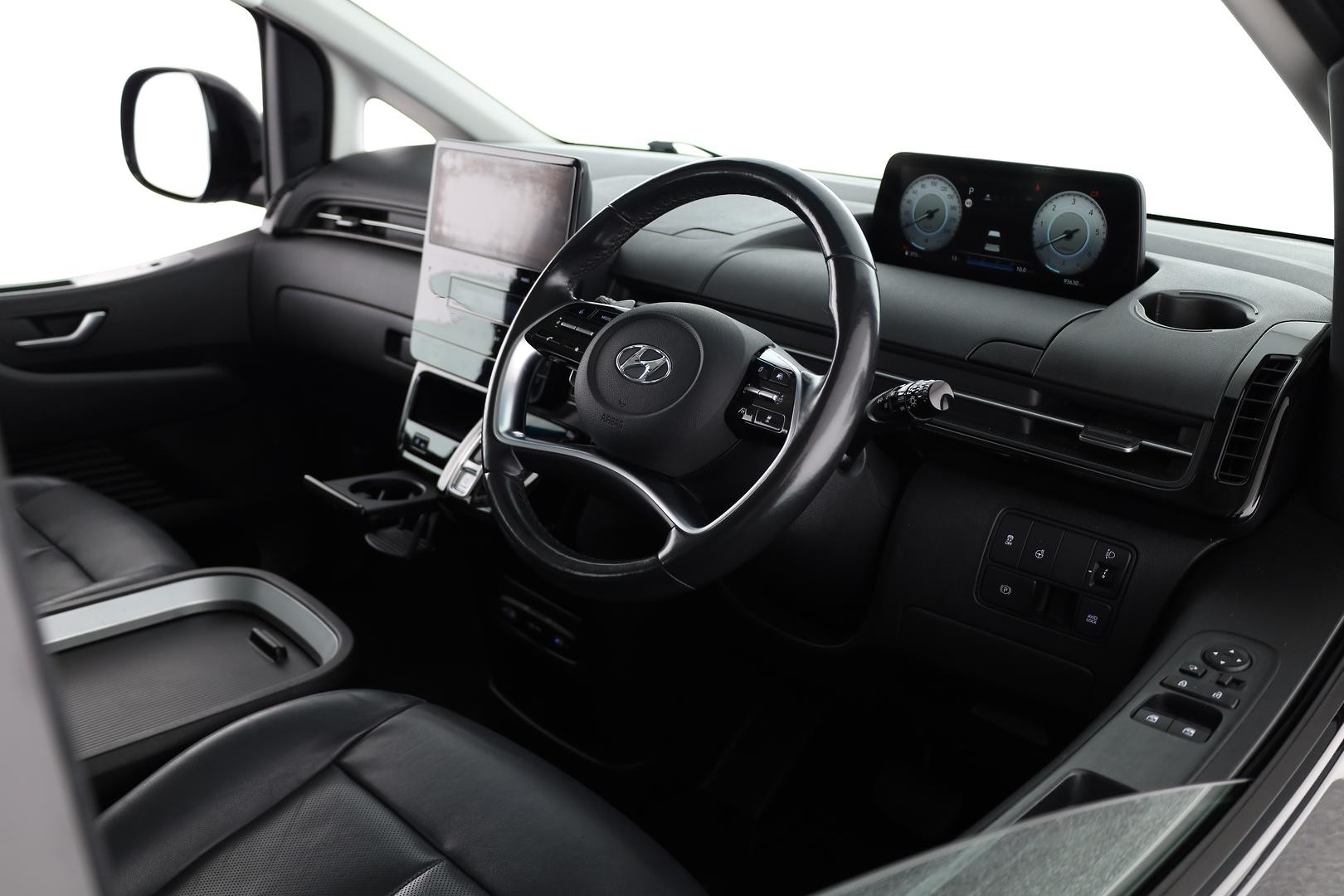 Hyundai Staria image 4