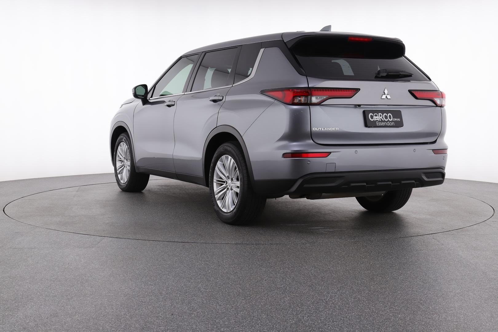 Mitsubishi Outlander image 3