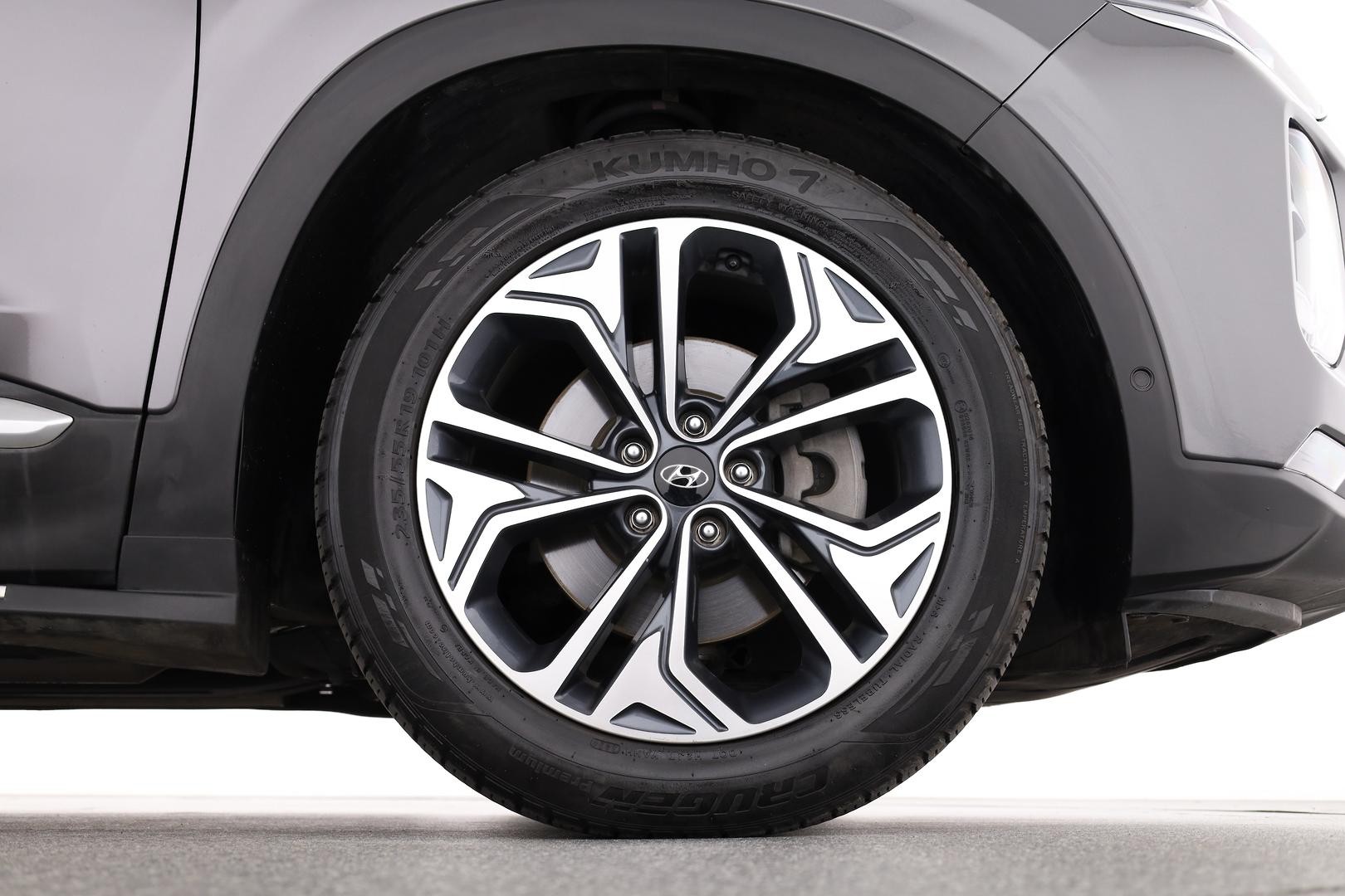 Hyundai Santa Fe image 3