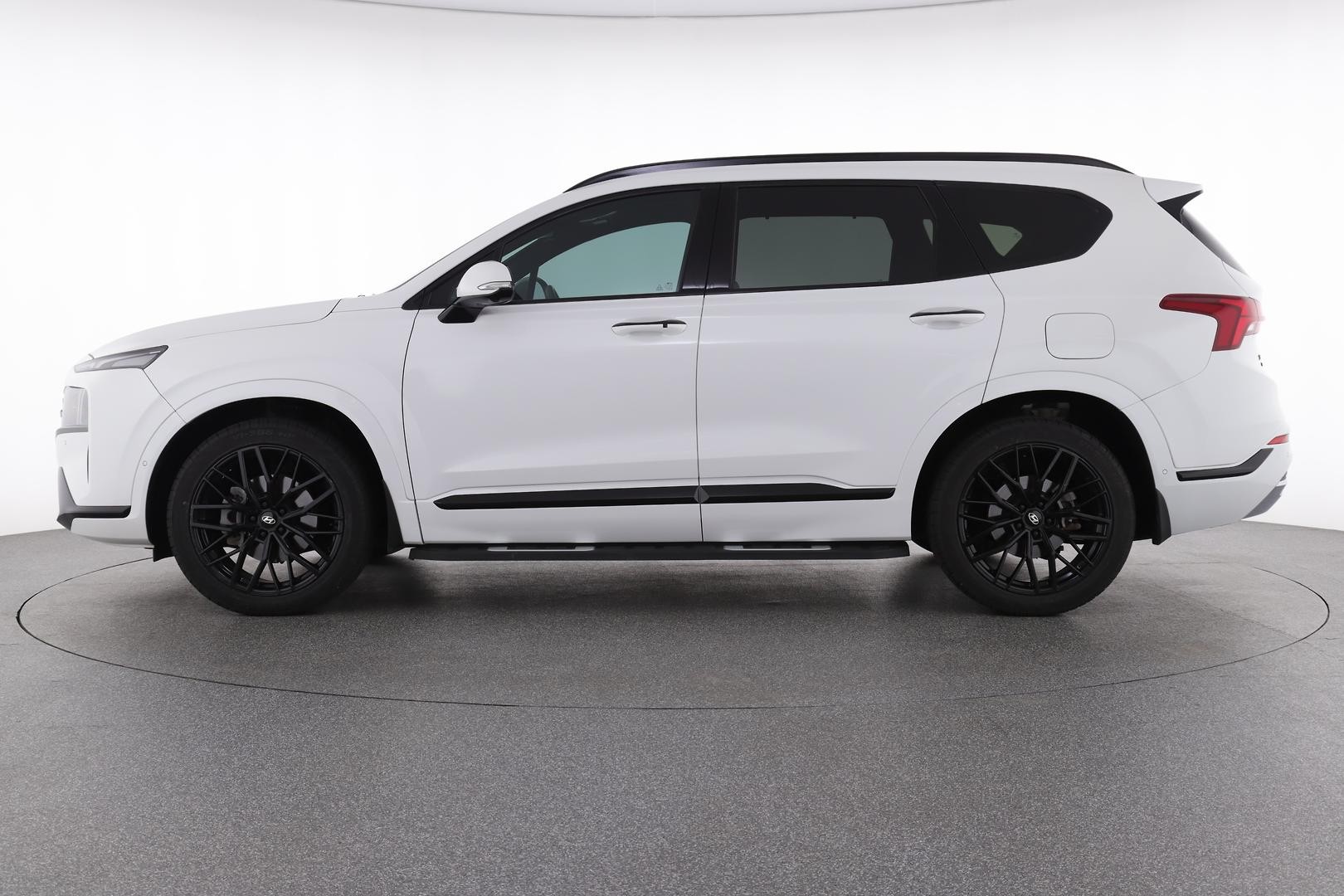 Hyundai Santa Fe image 2