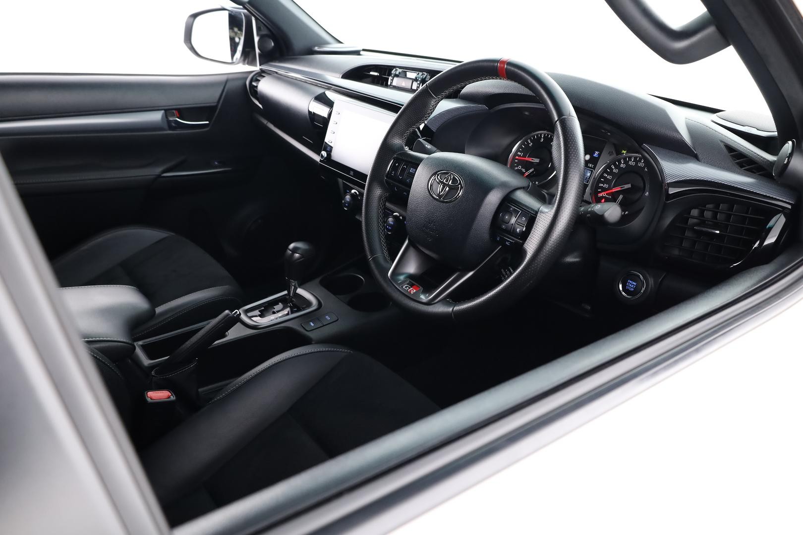 Toyota Hilux image 4