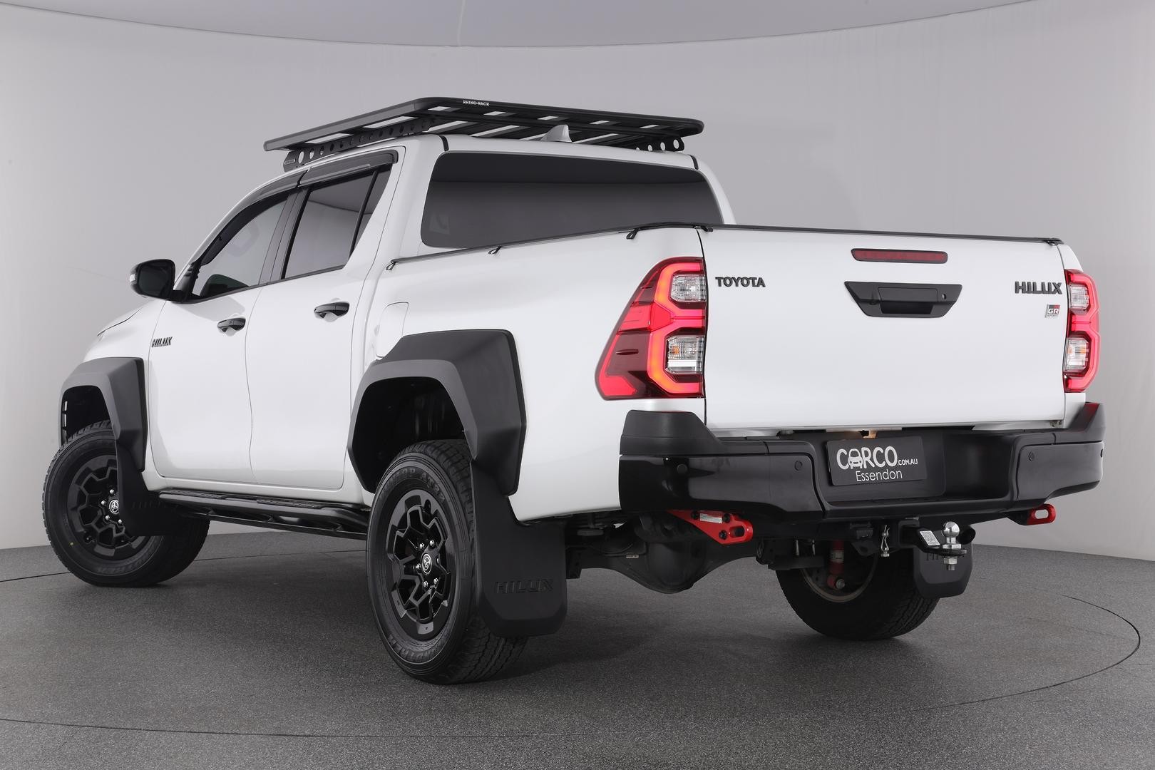 Toyota Hilux image 2