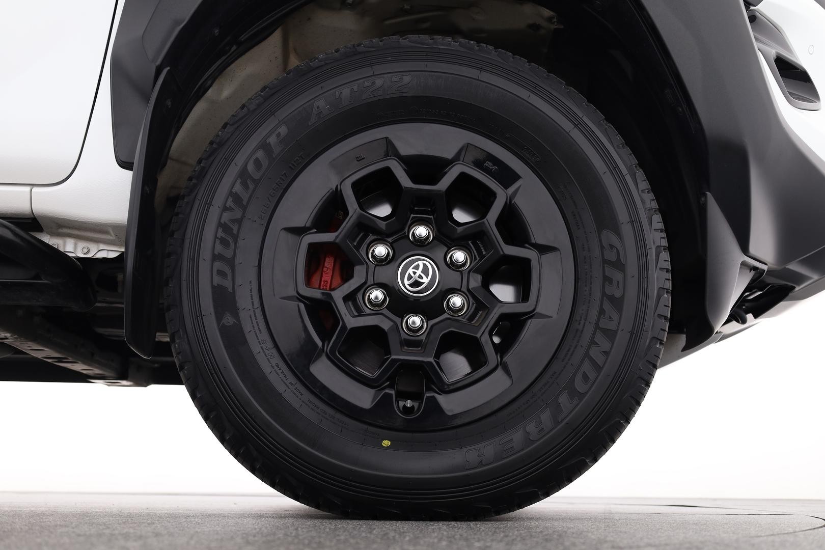 Toyota Hilux image 3