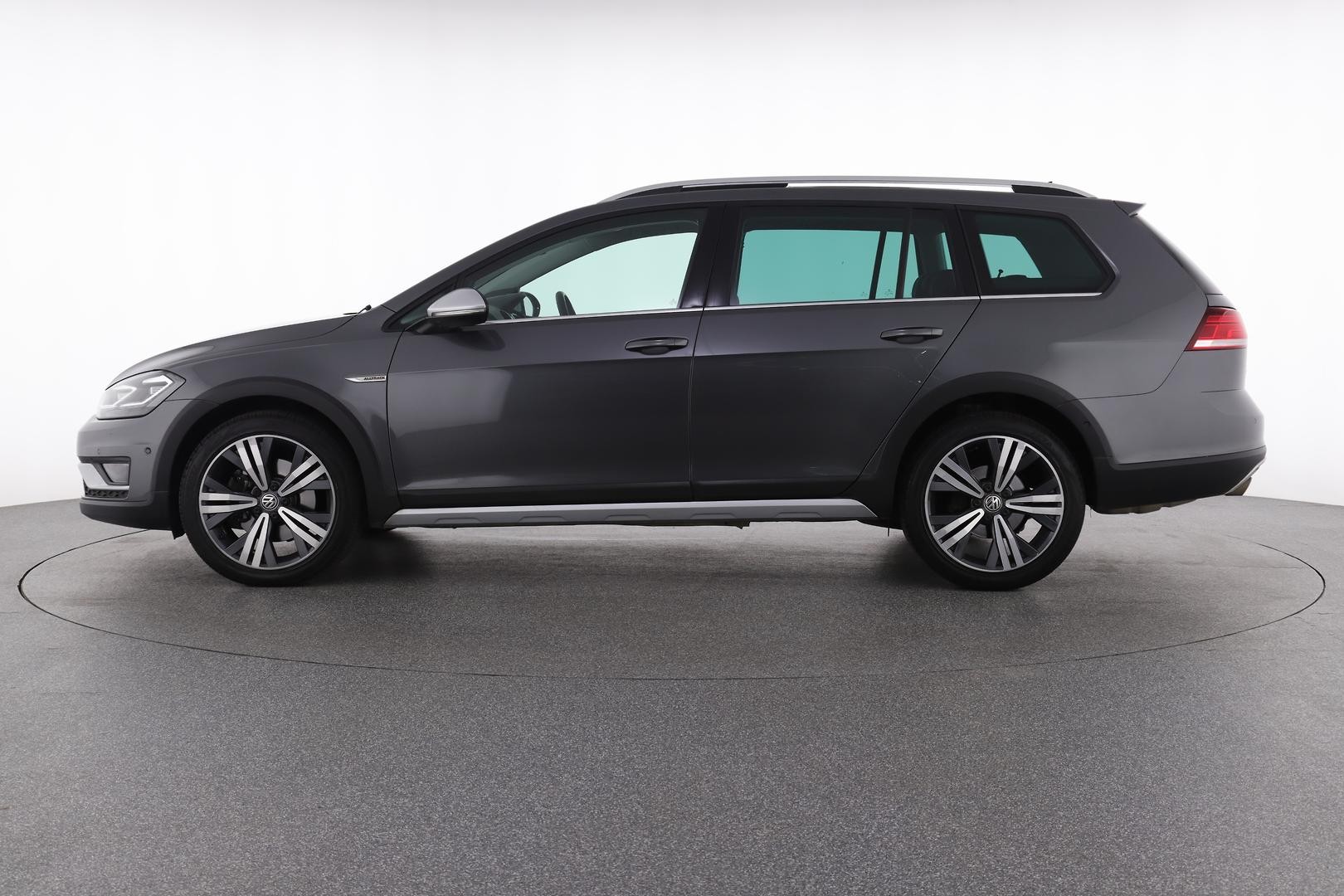 Volkswagen Golf image 2