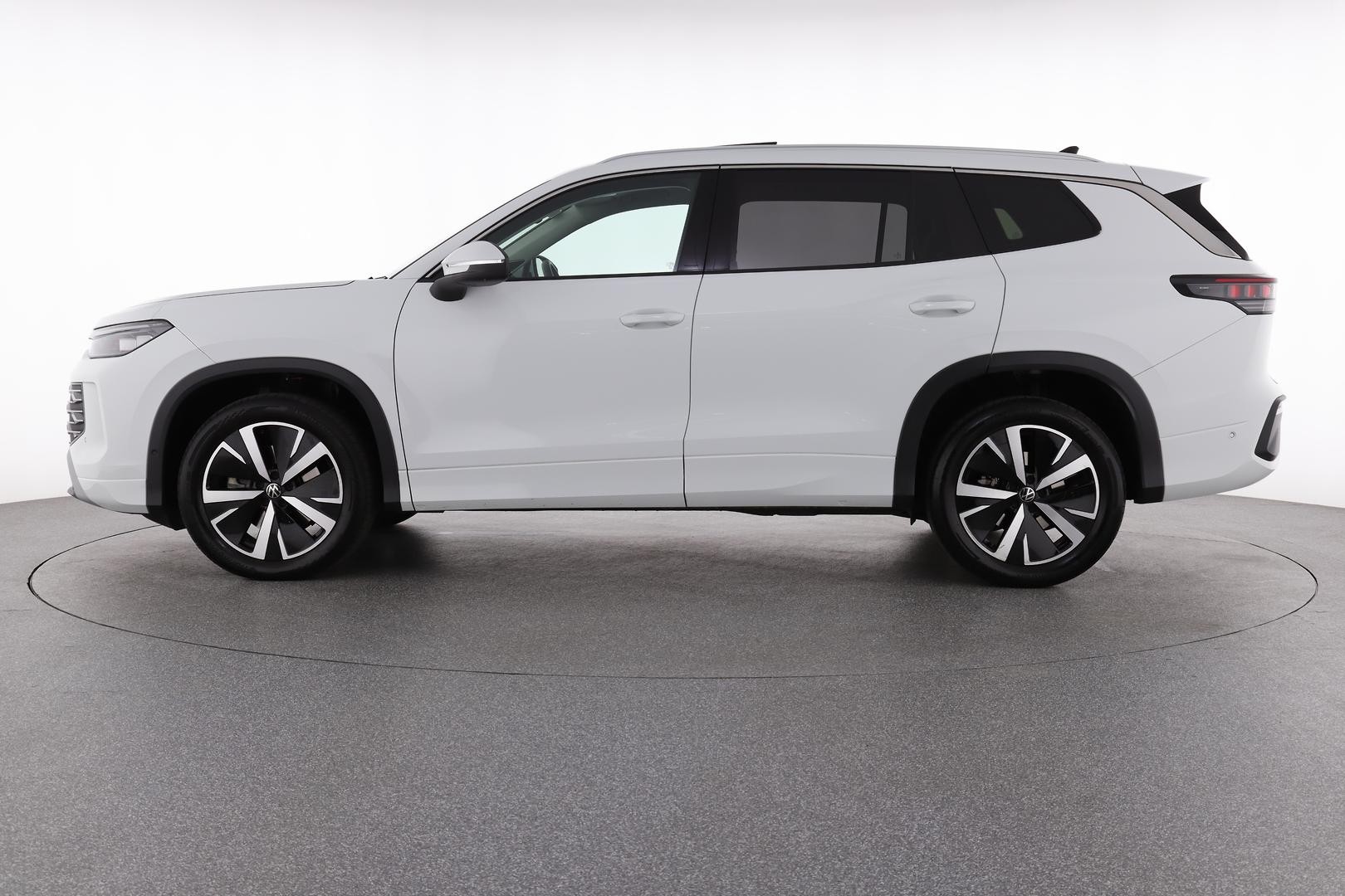 Volkswagen Tayron image 2