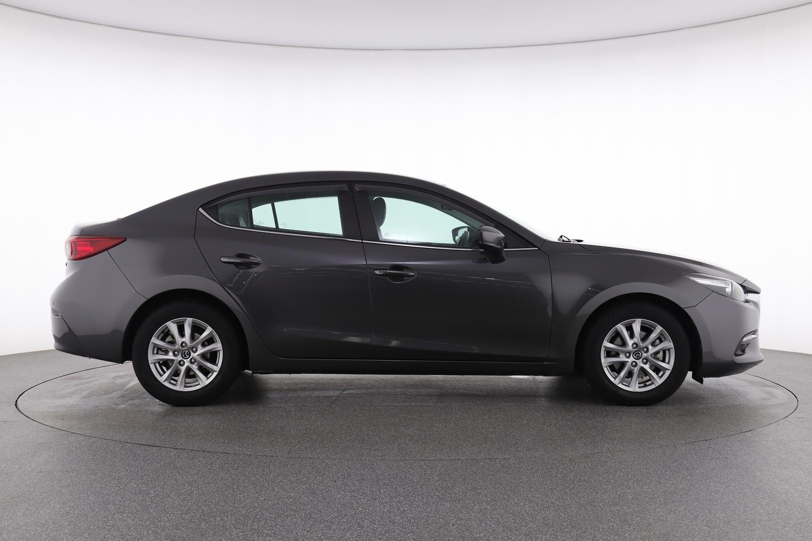 Mazda 3 image 2