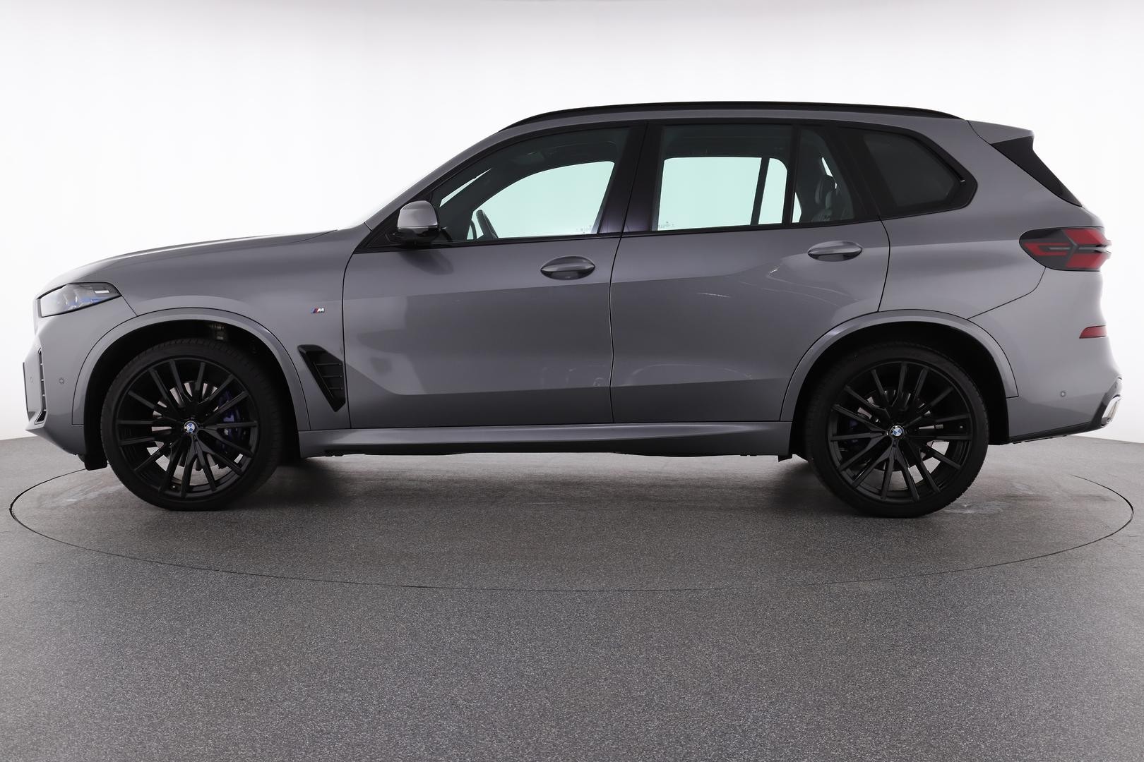 BMW X5 image 2