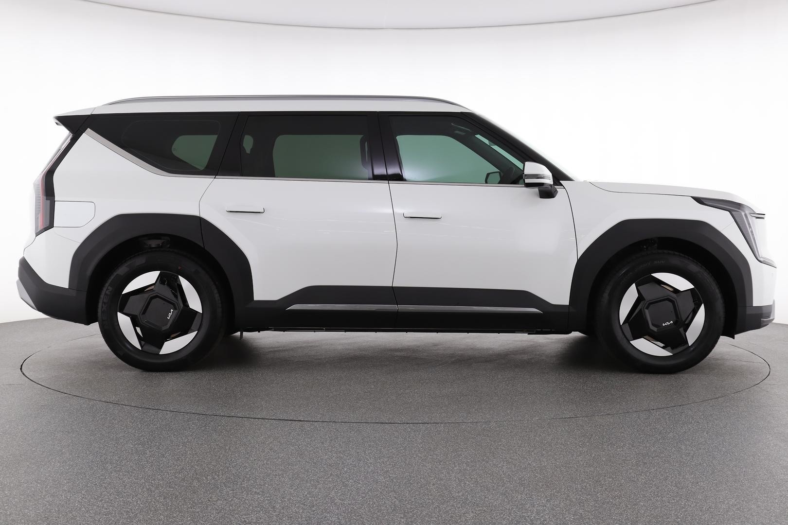Kia Ev9 image 2