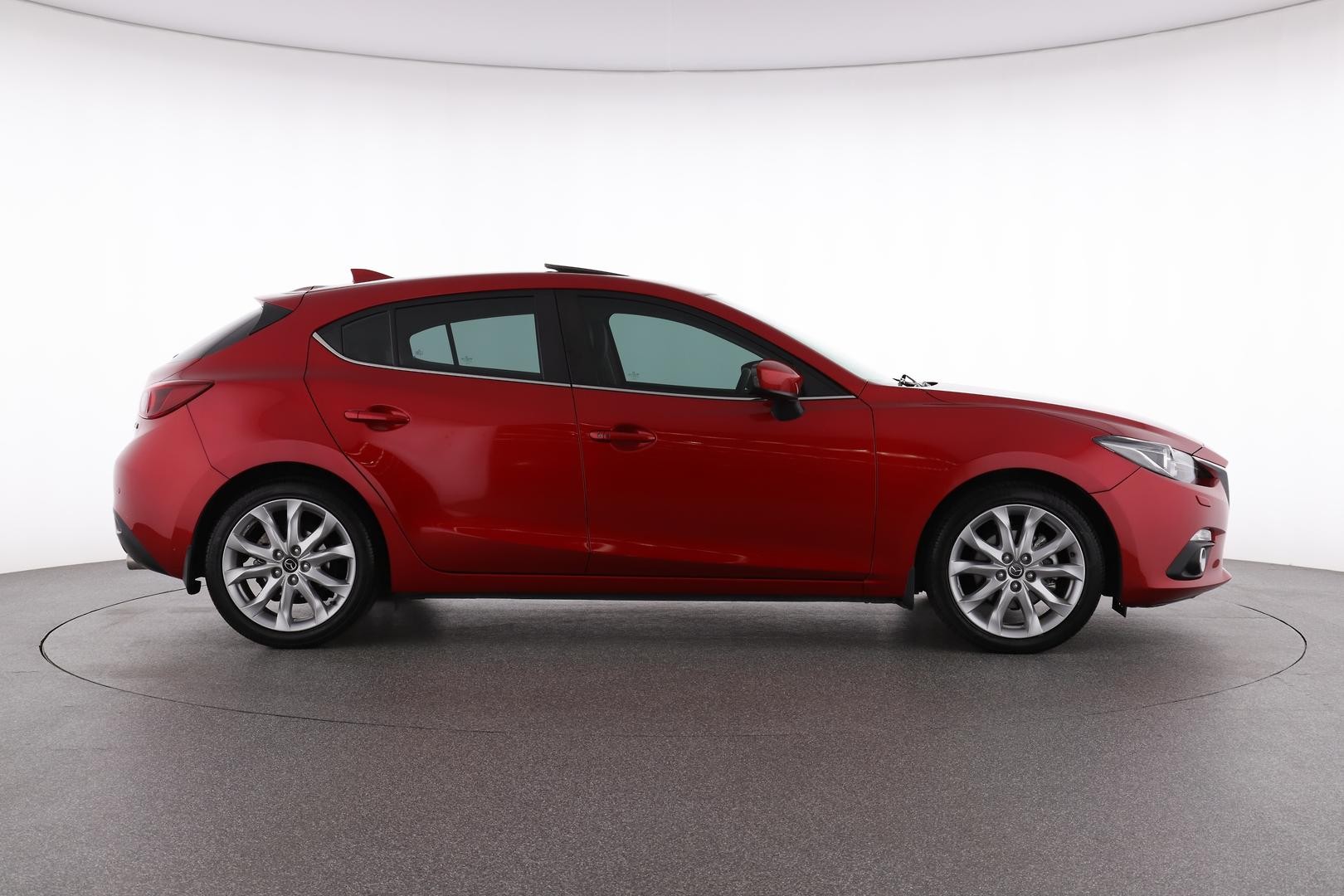 Mazda 3 image 2