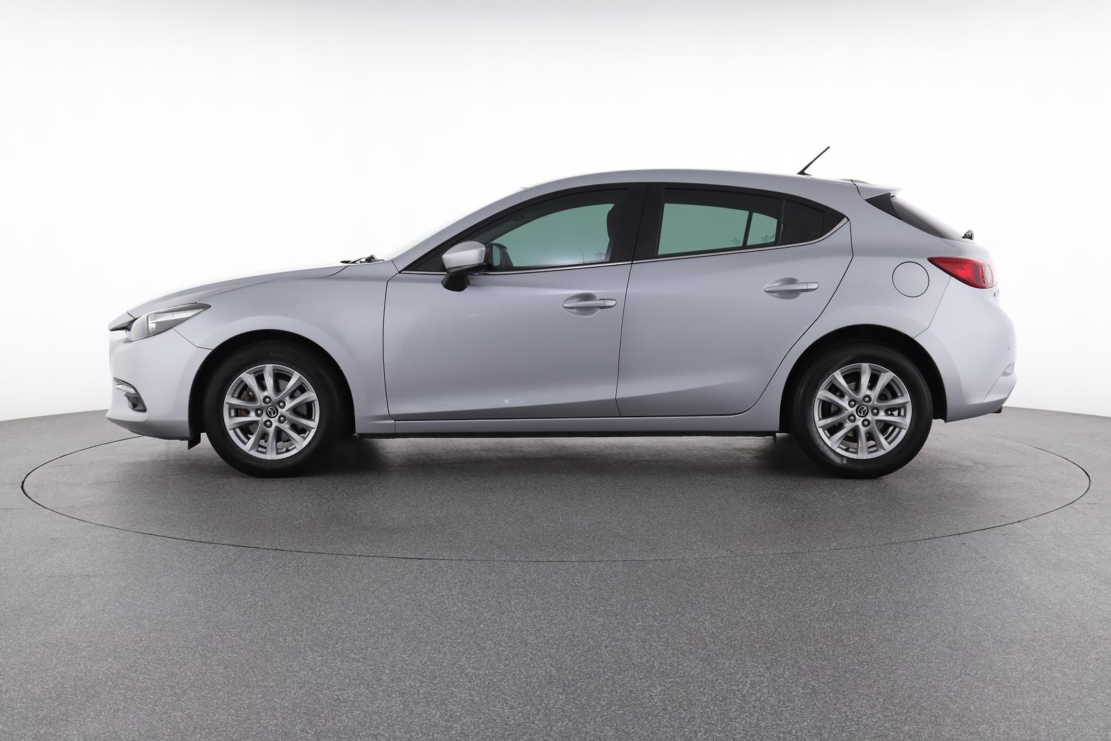 Mazda 3 image 2