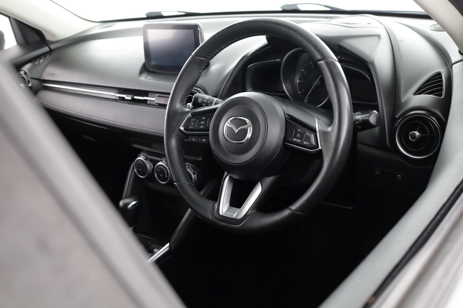 Mazda 2 image 4