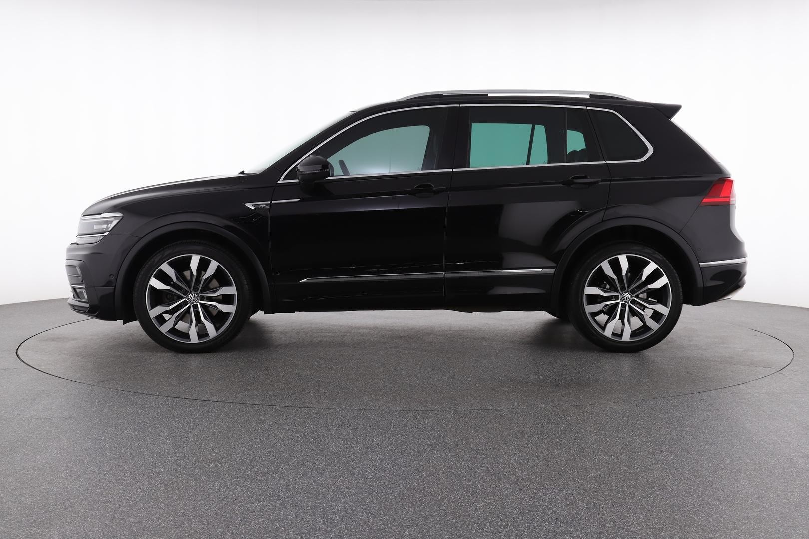 Volkswagen Tiguan image 2